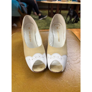 Vintage Customcraft Heels Beige & White Open Toe Shoes Size Unknown